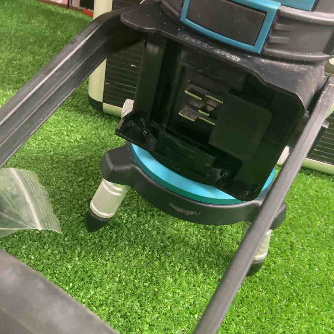 ☆マキタ(makita) コードレスグリーンレーザー墨出し器 SK209GDZN【草加店】