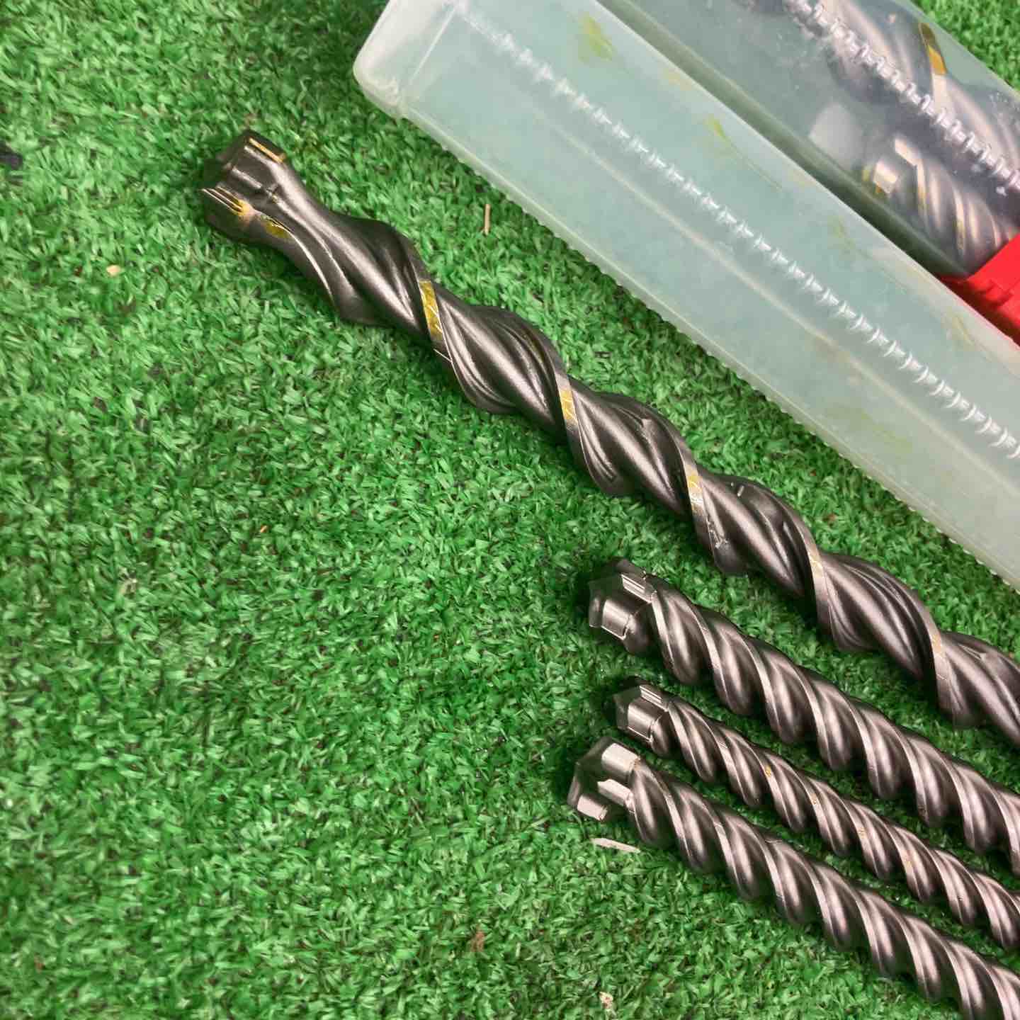 [税込・在庫処分] ヒルティ/HILTIドリルビット4本セット TE-CX 直径8.5mm 10.5mm 10mm 12.5mm HILTI ヒルティ　コンクリートドリル TE-CX SET (4) M10 SDS-Plus x2セット　ハンマードリルビット　桶川店