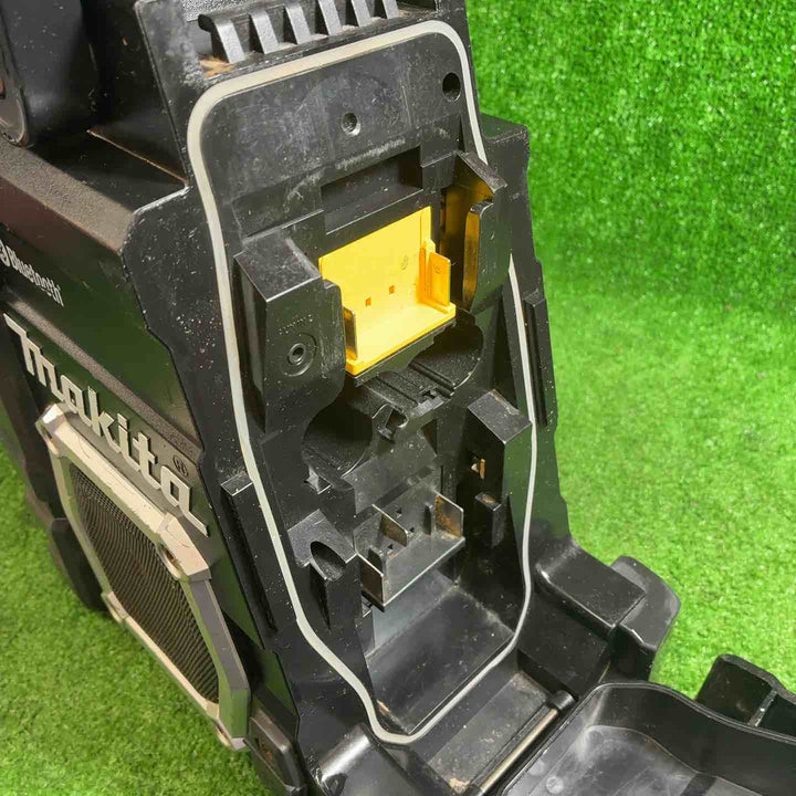 ★マキタ(makita) コードレスラジオ MR106B【藤沢店】