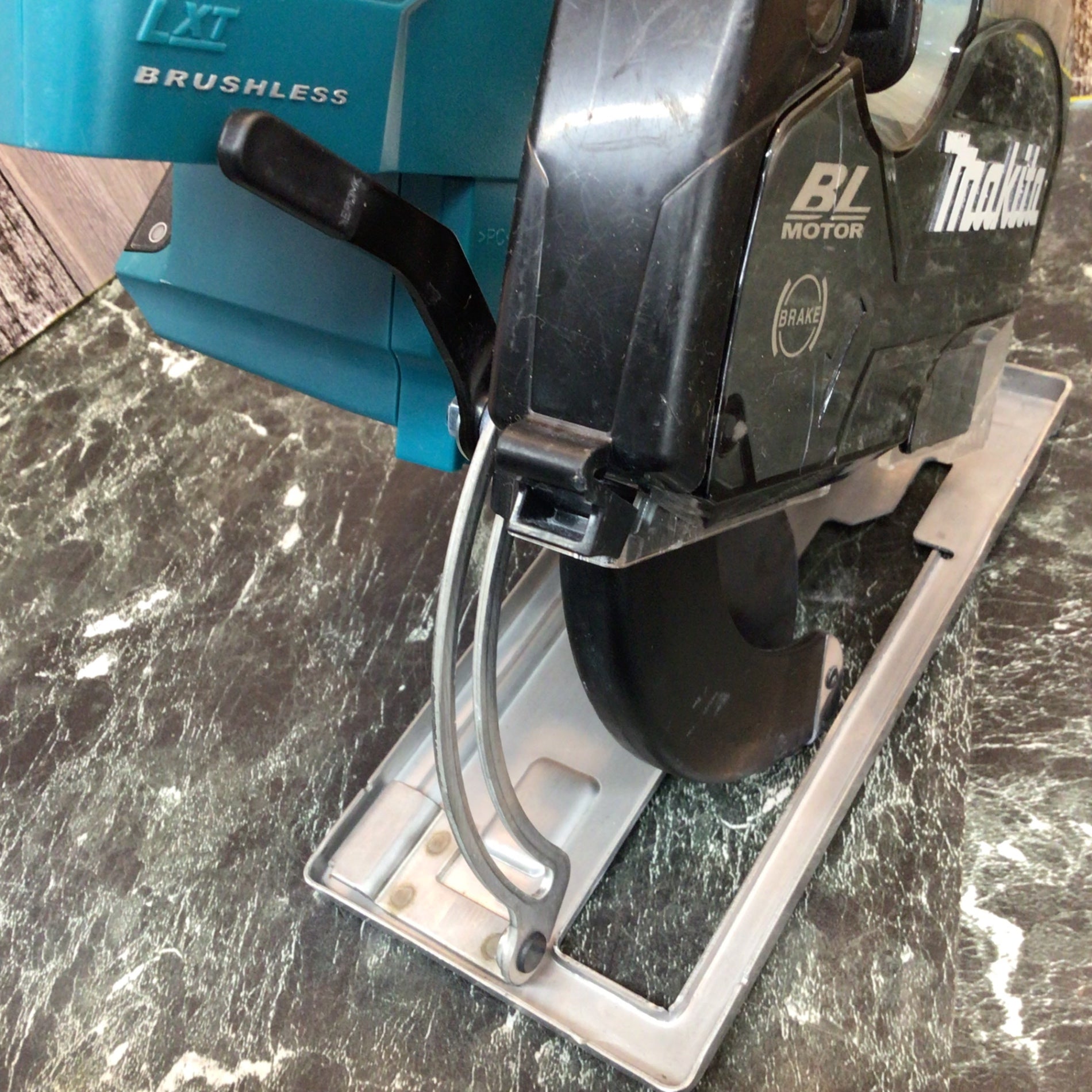 ☆マキタ(makita) コードレスチップソーカッター CS553DZ【八潮店