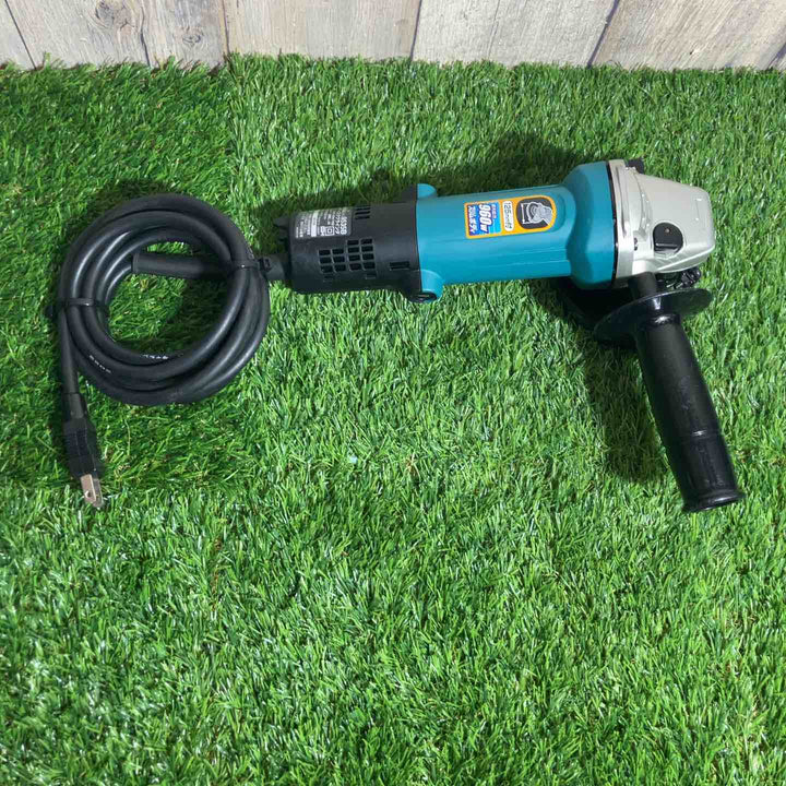 ☆マキタ(makita) 125mm ディスクグラインダ 9535B【戸田店】