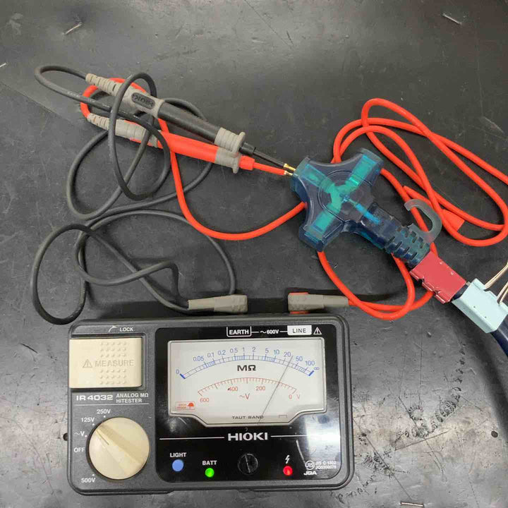◇日置電機(HIOKI) アナログメグオームハイテスター 3レンジ 絶縁抵抗計 IR4032【岩槻店】