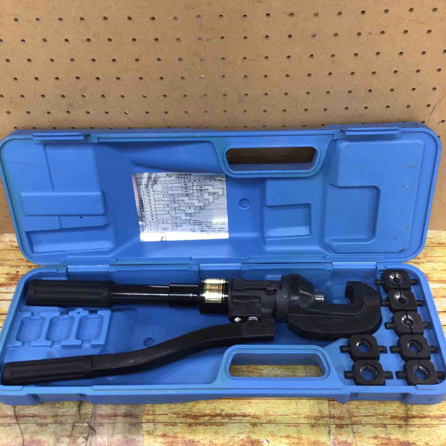 泉精器(IZUMI) 手動油圧式圧着圧縮工具 15号B【川崎店】 – アクト