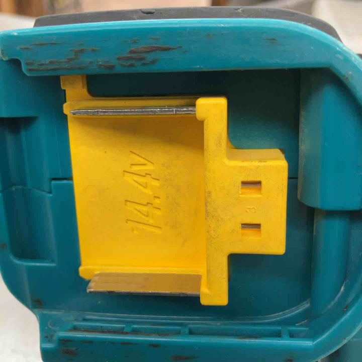 【中古品】マキタ(makita) コードレスブロワ UB142DZ【所沢店】