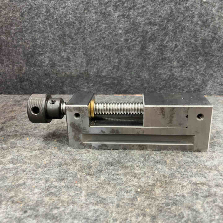 ◇トラスコ(TRUSCO) 精密バイスDタイプ 50mm VD-50【鴻巣店】