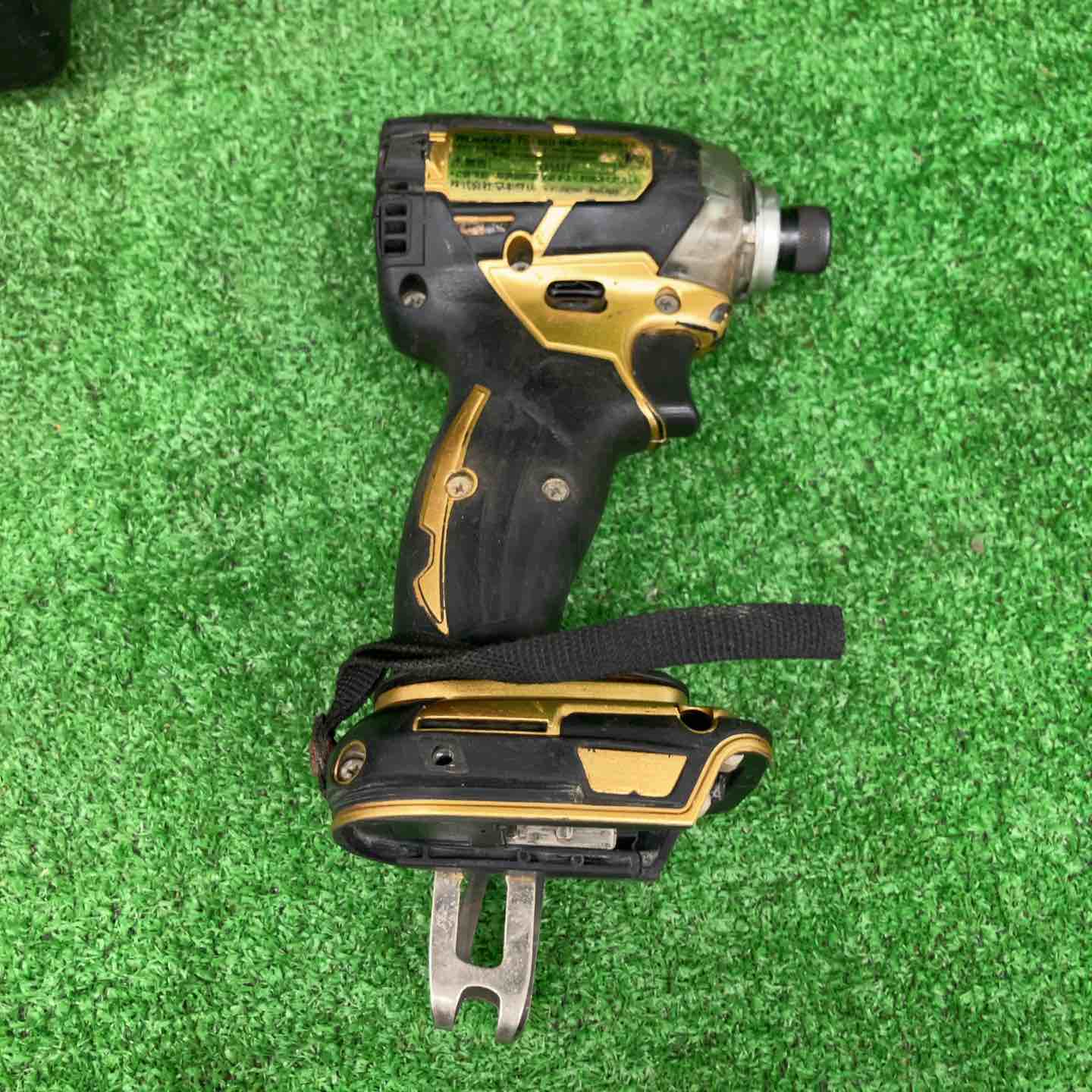 現状品】マキタ(makita) コードレスインパクトドライバー 18V ゴールド
