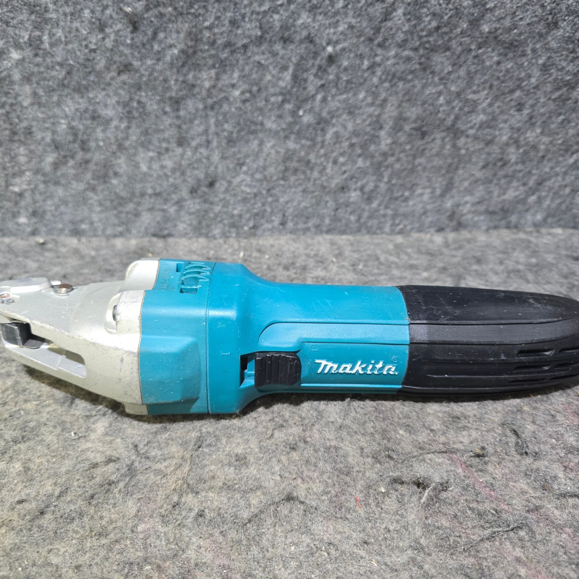 makita マキタ JS1601 ストレートシャー 中古品 【ハンズクラフト宜野湾店】 中古品】マキタ(makita) ストレートシャー JS1601【桶川店】 – アクト