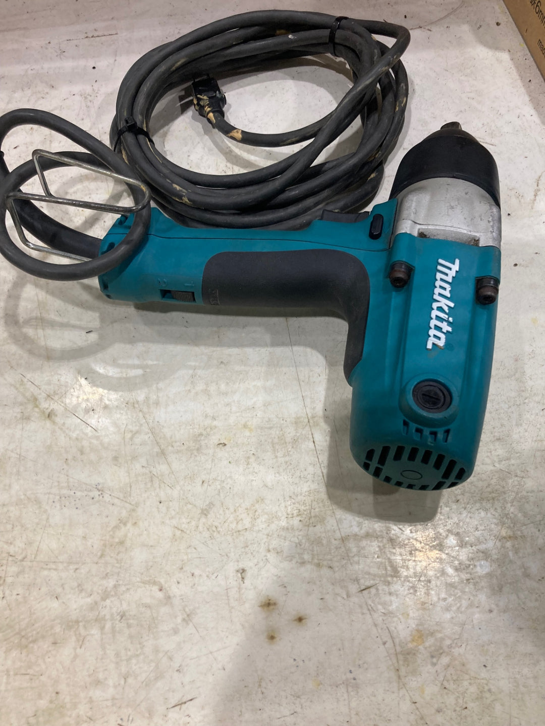 ☆マキタ(makita) インパクトレンチ TW0250　最大締付トルク(N・m[kgf・cm])高速/250[2550]、低速185[1887]【川口店】