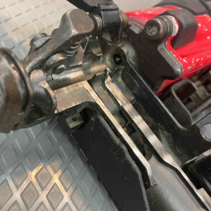 【中古品】マキタ(makita) 高圧エアネジ打ち機 AR411HR【所沢店】
