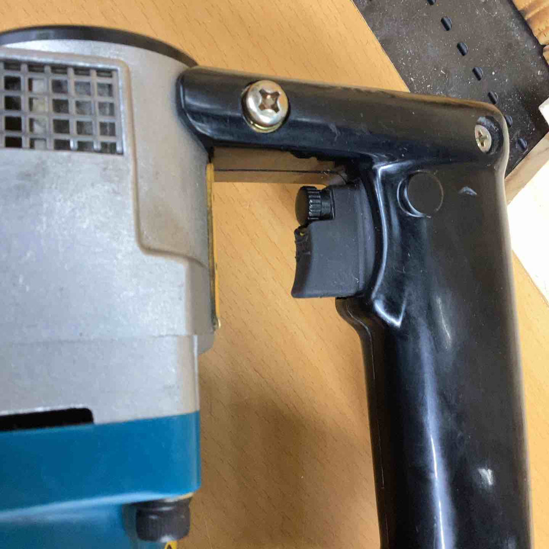 ★マキタ(makita) 電動ケレン HK1810【越谷店】