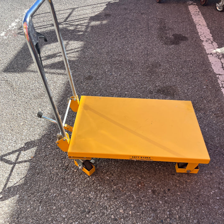 【店頭受取り限定】リフトカート (リフトテーブル)　150kg【草加店】