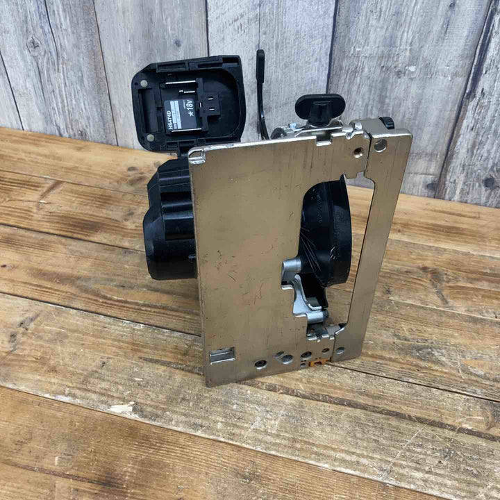 【中古品】 マキタ(makita) コードレス丸のこ HS474DRGXB 【東大和店】