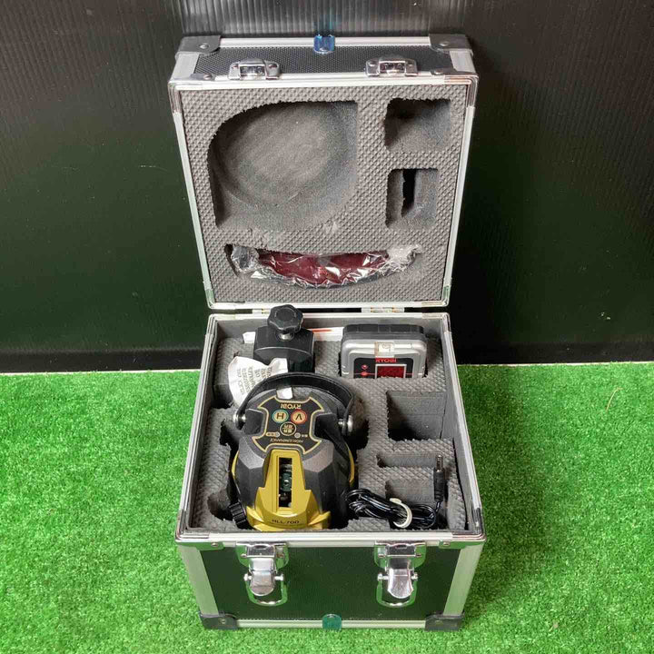◇リョービ レーザー墨出器 635nm赤色半導体レーザ 作業範囲:屋内約10m/屋外約25m 収納ケース付 HLL-700 受光器付き！【岩槻店】