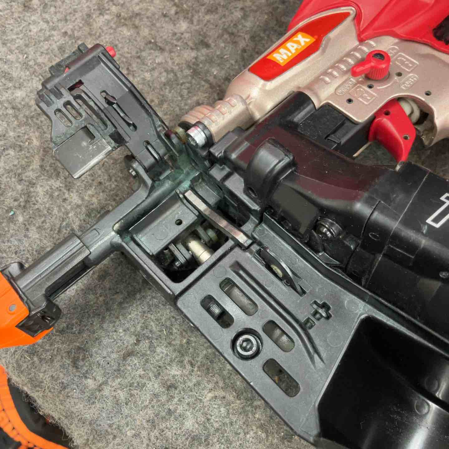 ☆マックス(MAX) 高圧エアネジ打ち機 HV-R41G2【鴻巣店】 – アクト