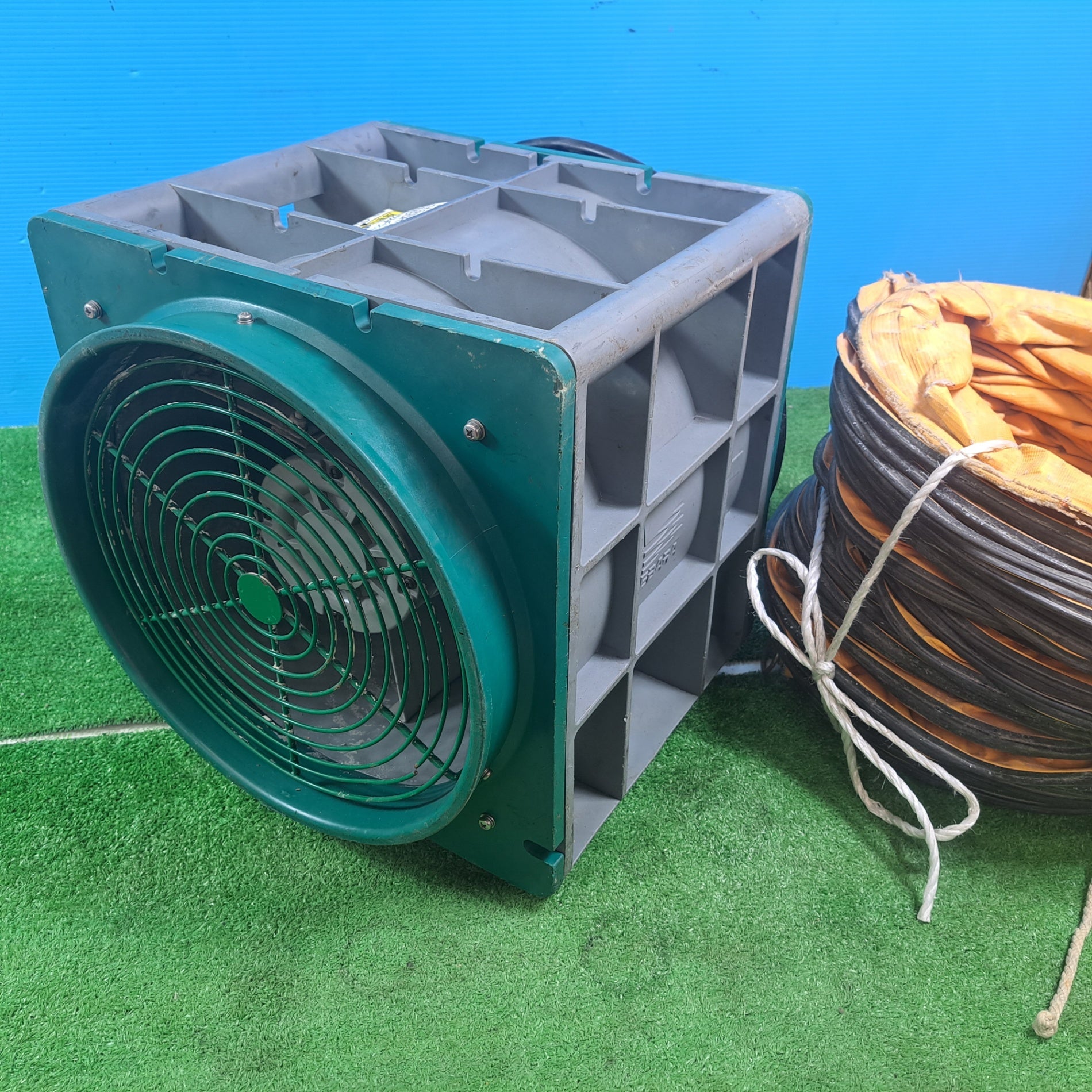 荏原製作所 エバラ APM6型 ポータブルファン 送風機【船橋馬込店】【店頭取引限定】【中古】ITT5FKSLK597 荏原製作所 換気用 ポータブルファン APM6 300φ (ダクト別売) : ナンブ