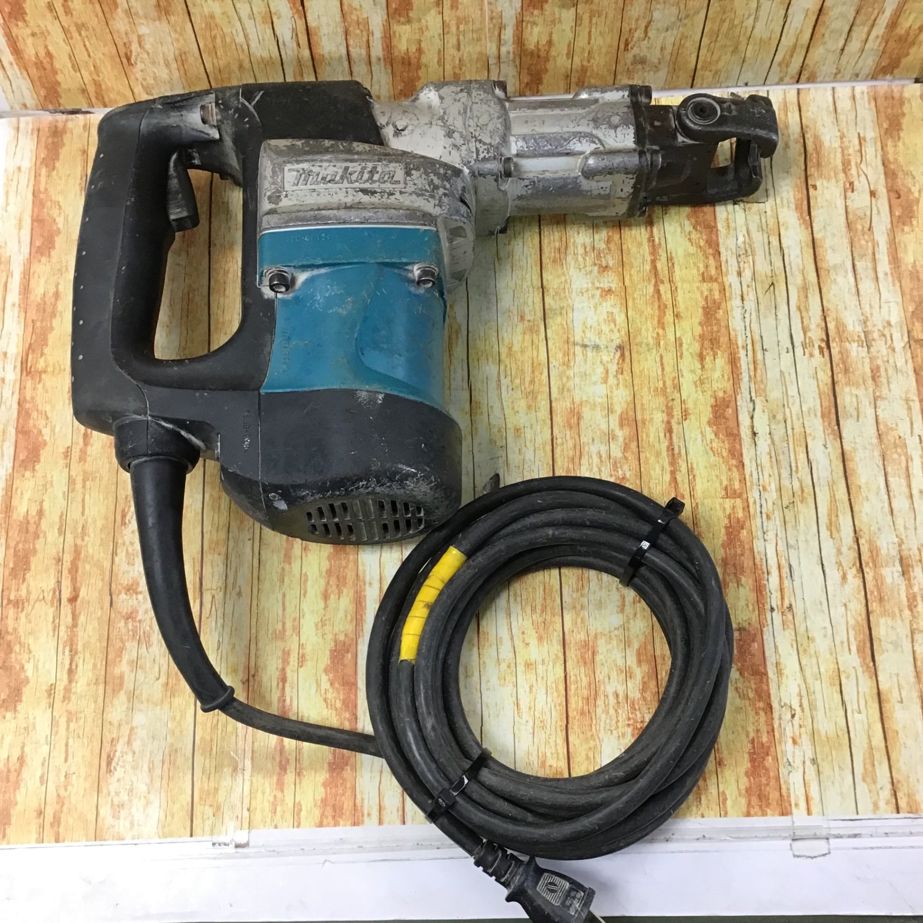【値下げ特価品】【中古】マキタ　ハンマドリル　HR3530　ブルポイント平型付き【ハンズクラフト熊本けやき通り店】【店頭取引限定】 マキタ(makita) HR3530 ハンマドリル 35mm 送料無料【解説シリーズ