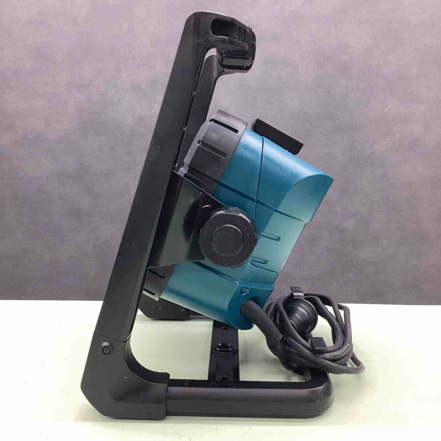 ☆マキタ(makita) コードレスLEDスタンドライト ML805【越谷店