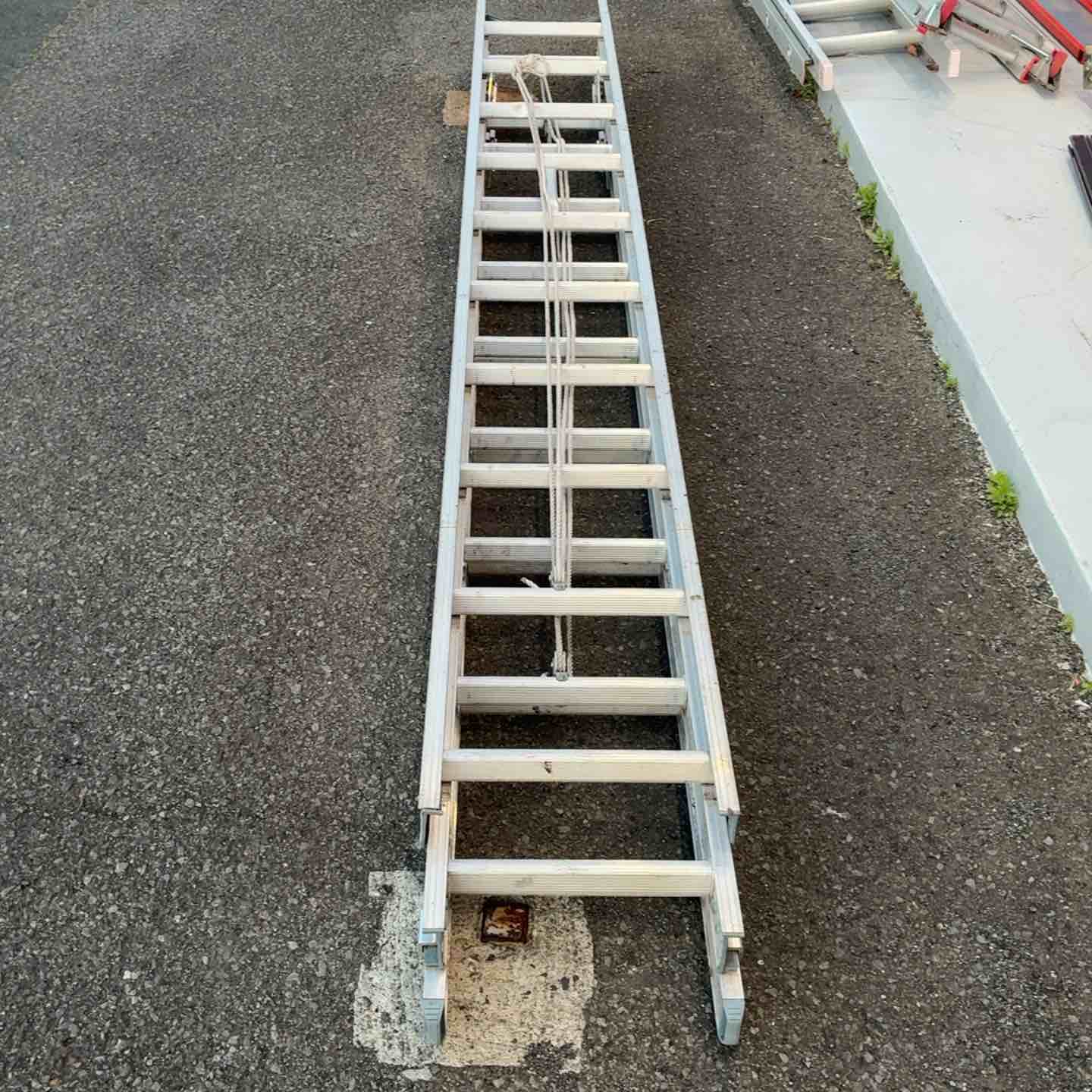 中古品/店頭受取り限定】 長谷川工業 (ハセガワ/Hasegawa) 3連はしご 中古品/店頭受取り限定】 長谷川工業 (ハセガワ/Hasegawa) 3連はしご