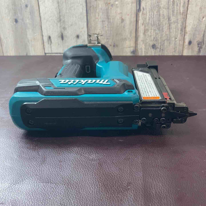 【中古品】 マキタ(makita) 14.4V コードレスピンネイラ PT353DZK 【東大和店】