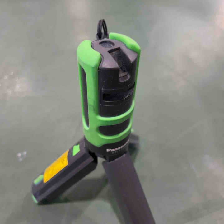◇パナソニック(Panasonic) レーザー墨出し器 墨出し名人 十字・地墨 BTL1100G【川口店】
