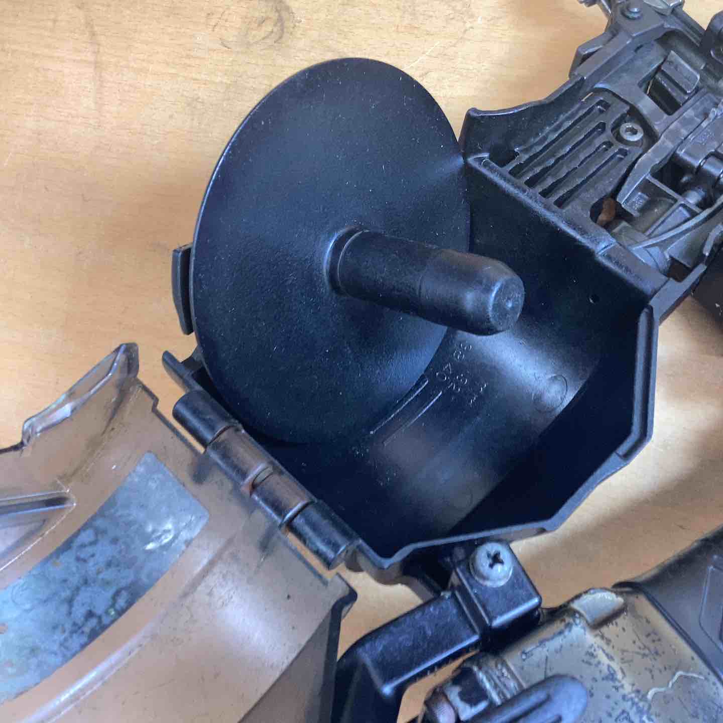 ☆ハイコーキ(HIKOKI ※旧:日立工機) 高圧エア釘打ち機 NV65HR2(N