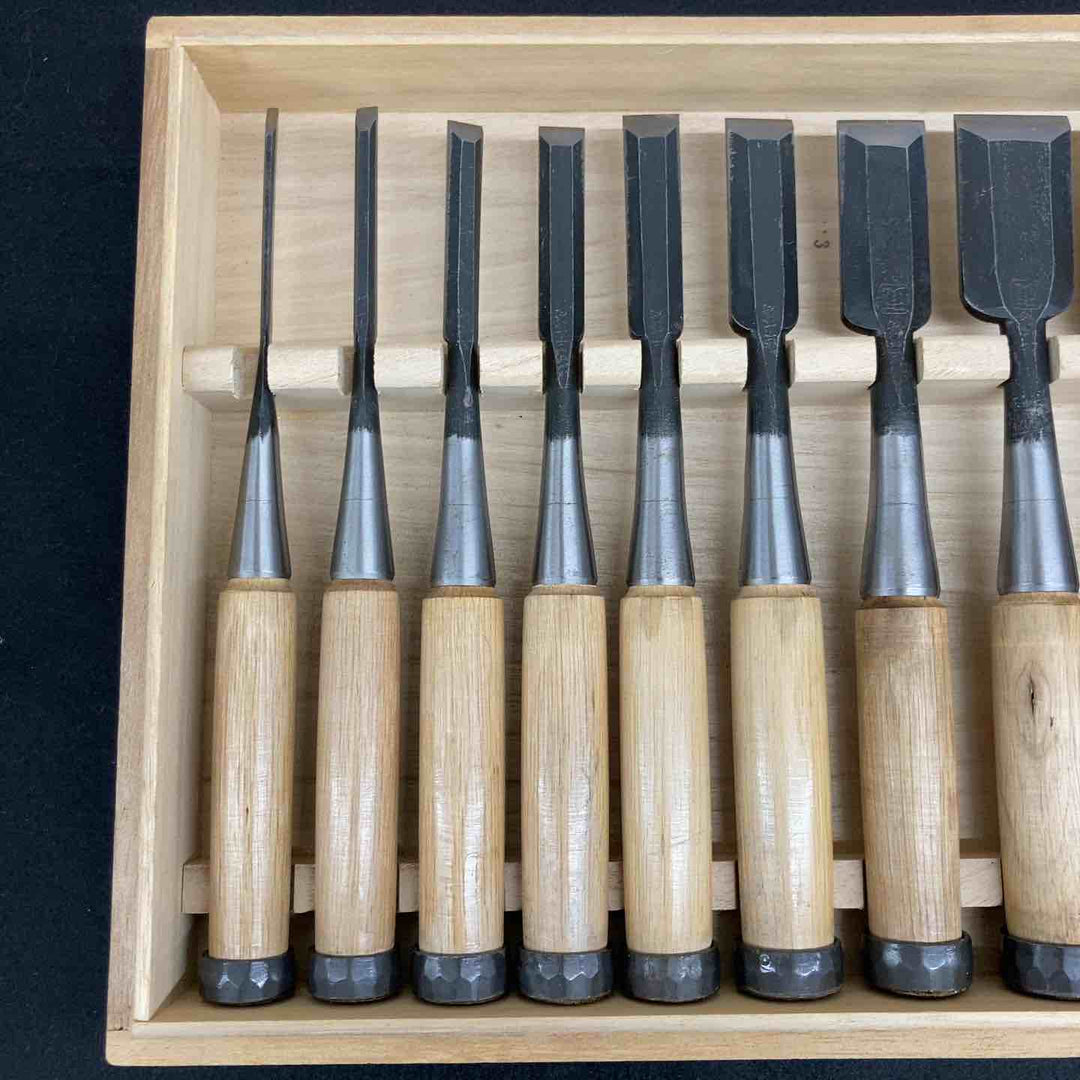 【中古品】 鑿(のみ) 三代目 千代鶴貞秀 別誂 追入十本組 ※希少品 【東大和店】