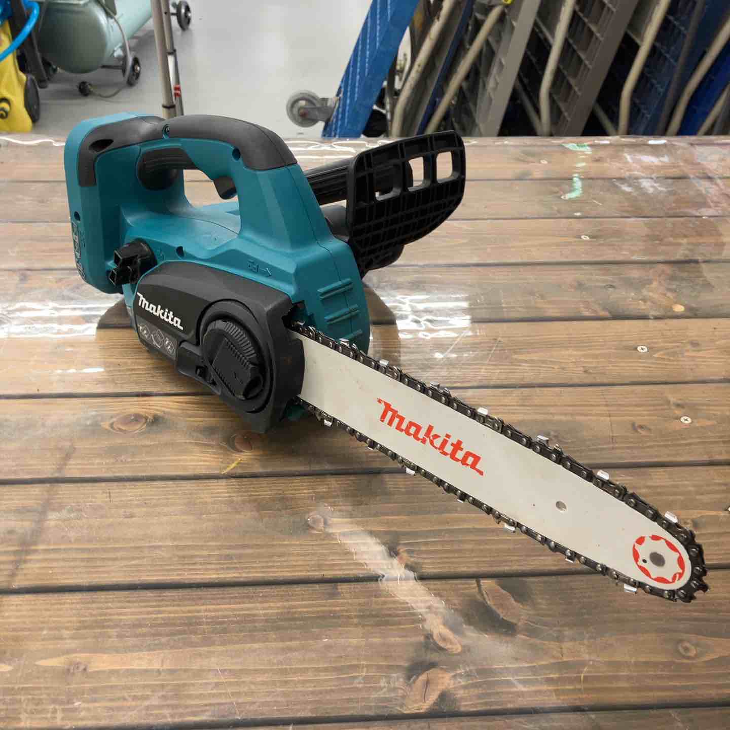 品○makitaコードレスチェーンソーMUC352DZ○L○ITJOZRZU7T24 中古品 
