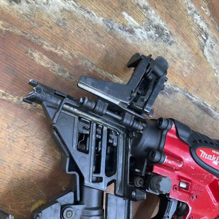 ◇マキタ(makita)  高圧エア釘打ち機 AN610H【柏店】