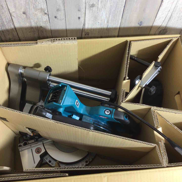 【未使用品】★マキタ(makita) コードレススライドマルノコ LS008GZ【戸田店】
