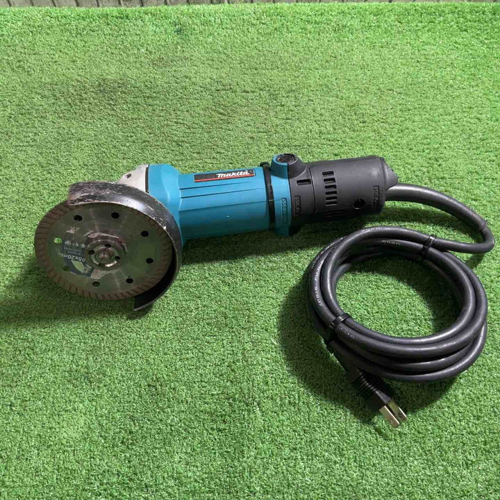☆マキタ(makita) ディスクグラインダ 低速高トルク ブレーキ付 100mm 9533BLA【川口店】
