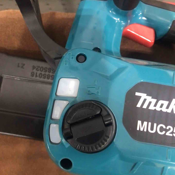 ☆マキタ(makita) コードレスチェーンソー MUC254DZ【川口店】