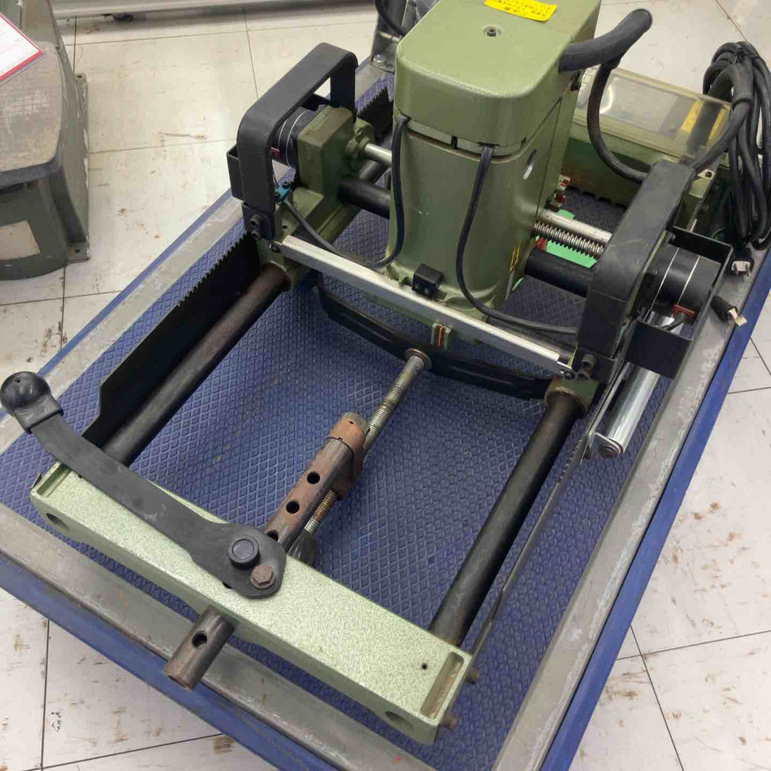 【中古品 / 店頭受取り限定】 マキタ/makita 大入りルーター・2561C 【鴻巣店】