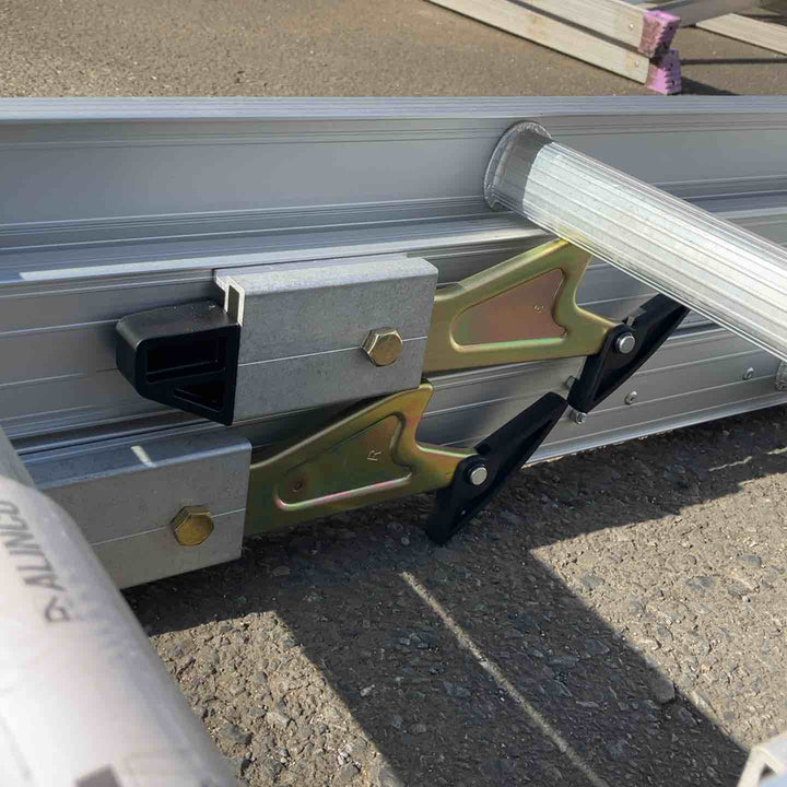 【中古品／店頭受取り限定】アルインコ　TRN-83G　3連はしご【八潮店】