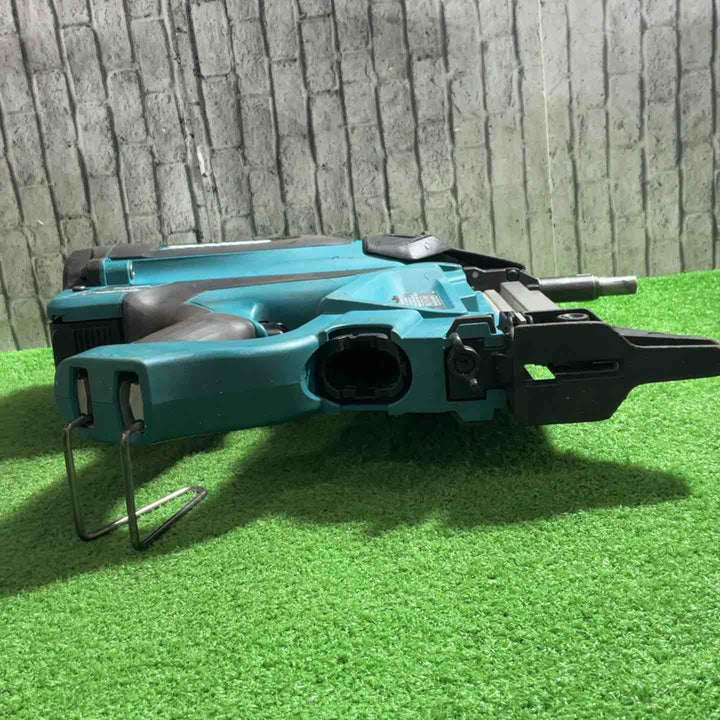 ★マキタ(makita) コードレスコンクリート用ガスピン打ち機 GN420C 動作確認済【川口店】