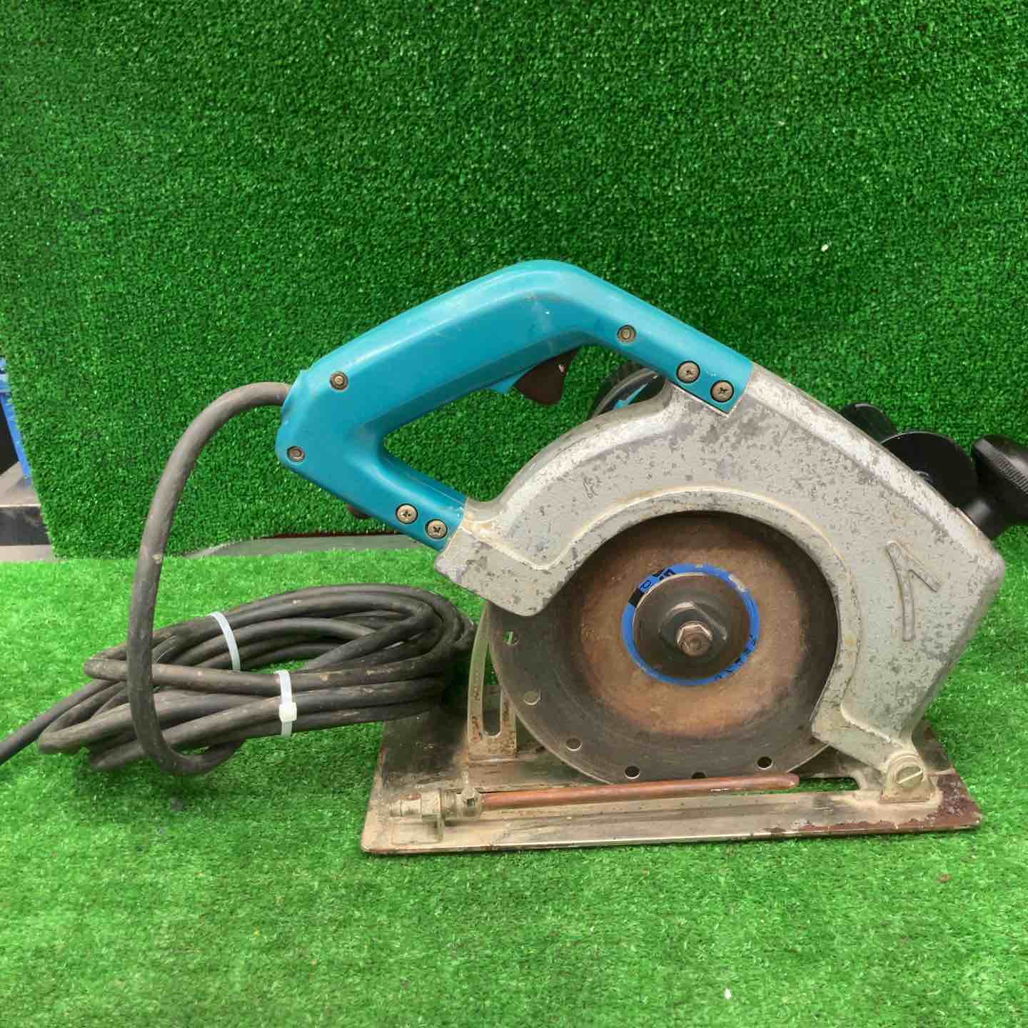 マキタ  4108R　205mm 8型カッタ　湿式コンクリートカッター マキタ カッタ 給水装置仕様(湿式ダイヤモンドホイール付) 205mm