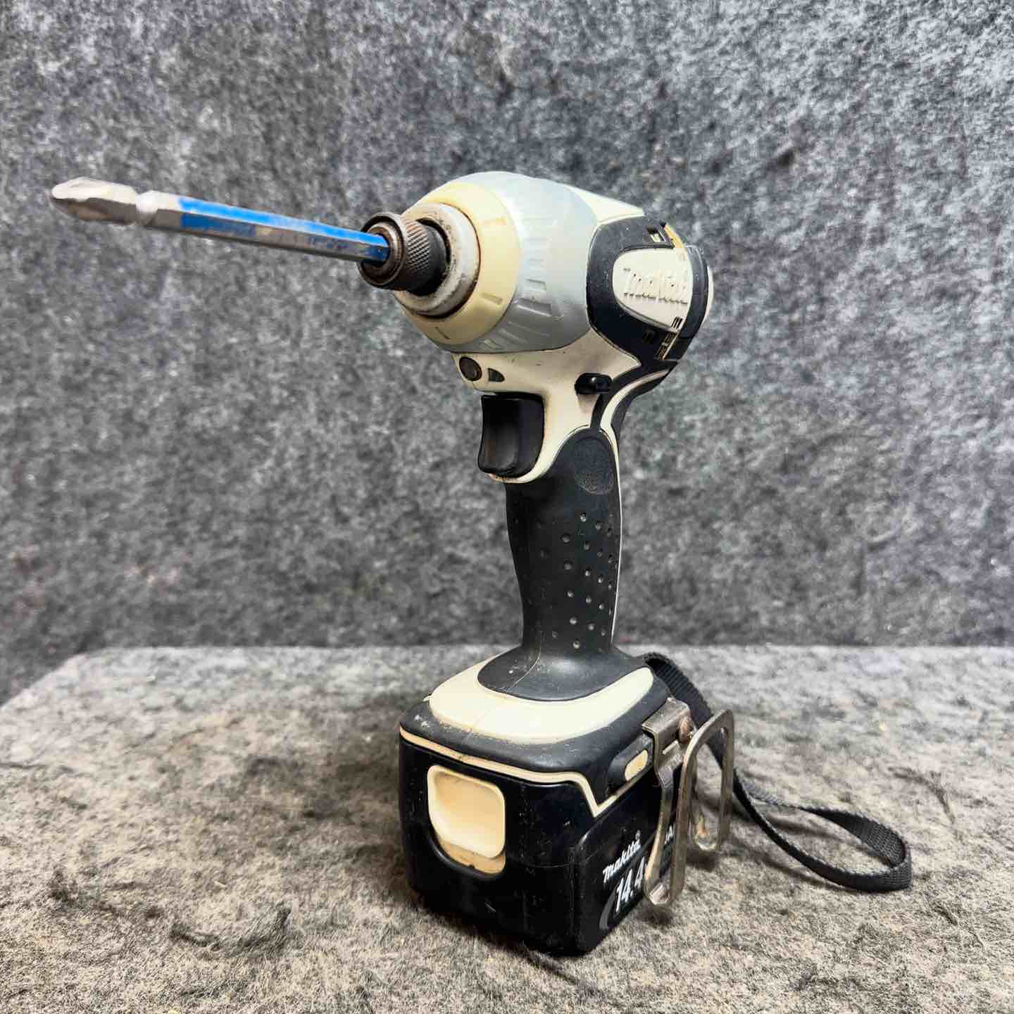 マキタ(makita) コードレスインパクトドライバー TD131DRFXW【桶川店