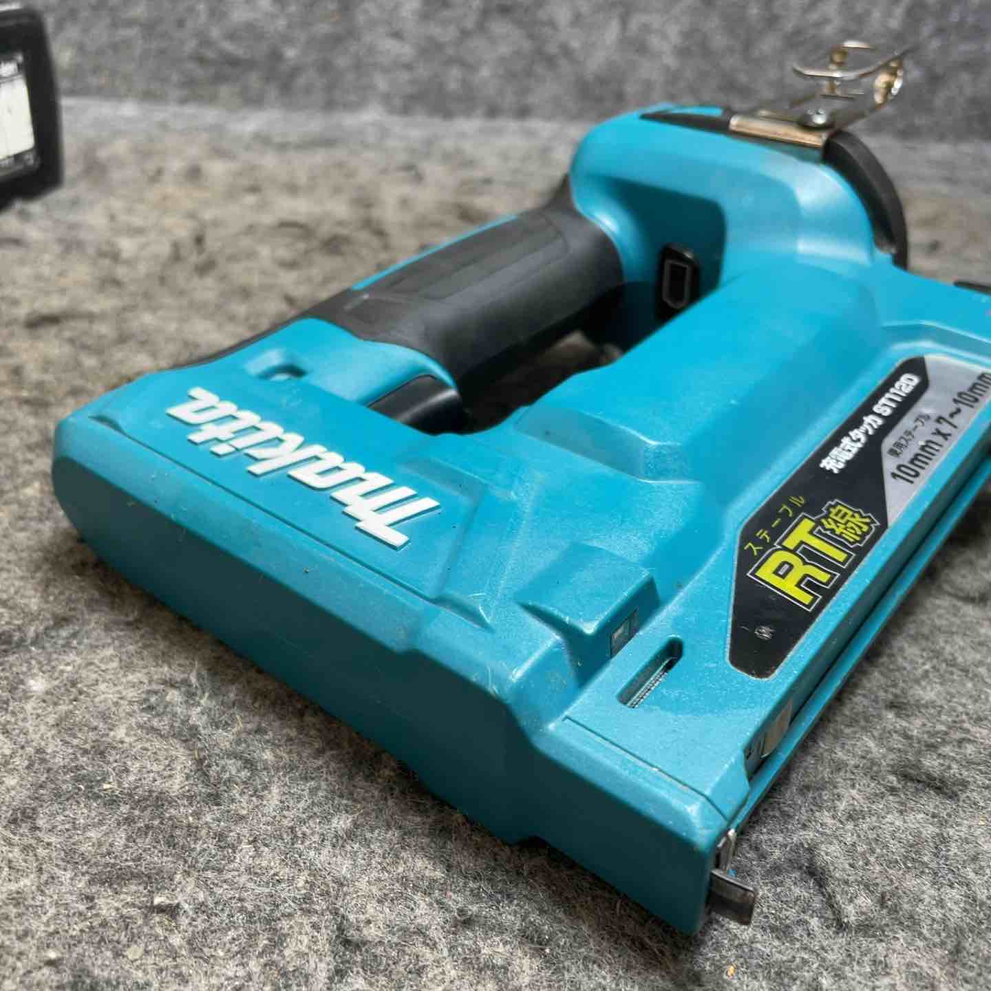 【中古】【店頭引取限定】 MAKITA マキタ 電動タッカ ST112D コードレス式 ブルー 18V 13,200円 中古】【店頭引取限定】 MAKITA マキタ 電動タッカ ST112D コードレス