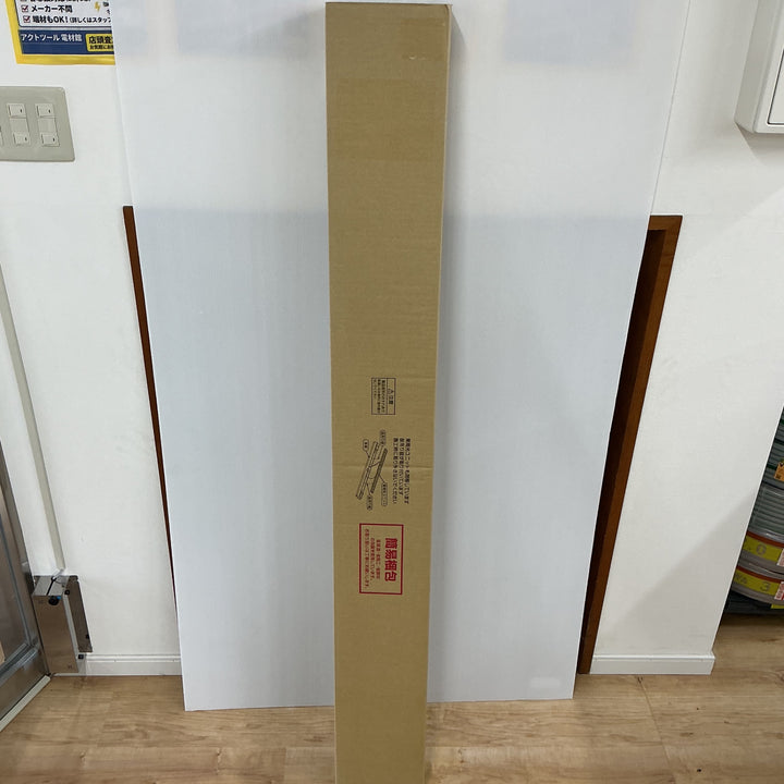 【未使用品】パナソニック(Panasonic) 一体型LED階段灯 NNCF42135LE9 電池内蔵 常時・非常用兼用 ミドルタイプ 幅1420mm×高160mm②【電材館越谷店】