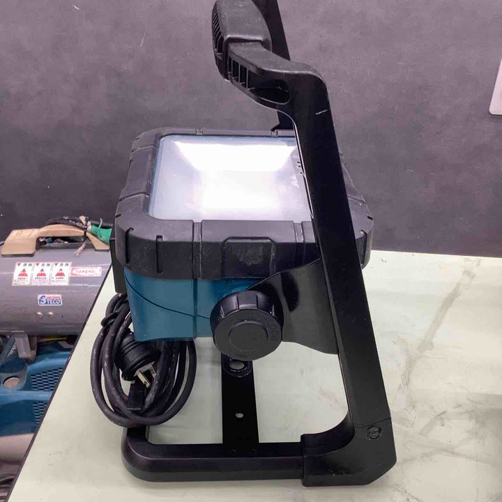 ★マキタ(makita) コードレスLEDスタンドライト ML805【越谷店】