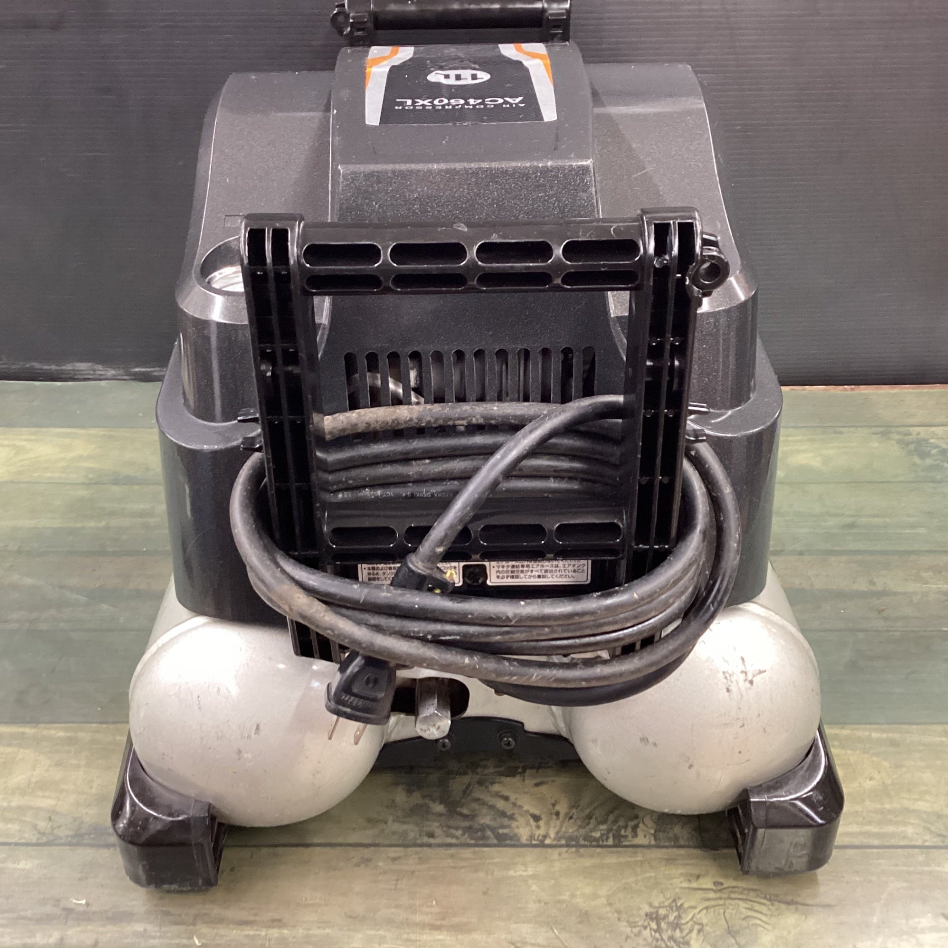 マキタ AC460XL 常高圧コンプレッサー【リライズ野田愛宕店】【店頭取引限定】【中古】管理番号：2400010103223 現状品］makita/マキタ AC460XL 常圧高圧エアコンプレッサー 11Lタンク