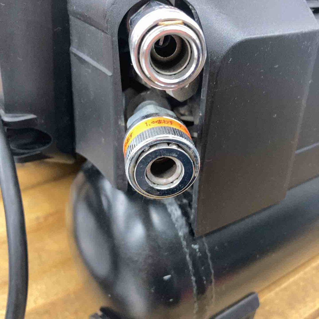 特価！【動作良好】★マックス(MAX) エアコンプレッサー AK-HH1310E_ブラック【所沢店】