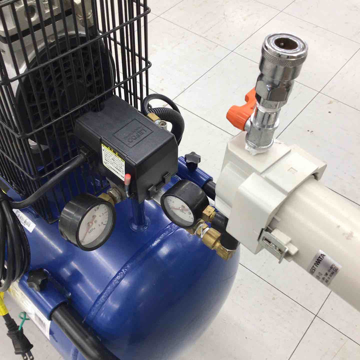 【中古品 / 店頭受取り限定】 アネスト岩田 常圧オイルフリーエアコンプレッサー FX9731 【鴻巣店】