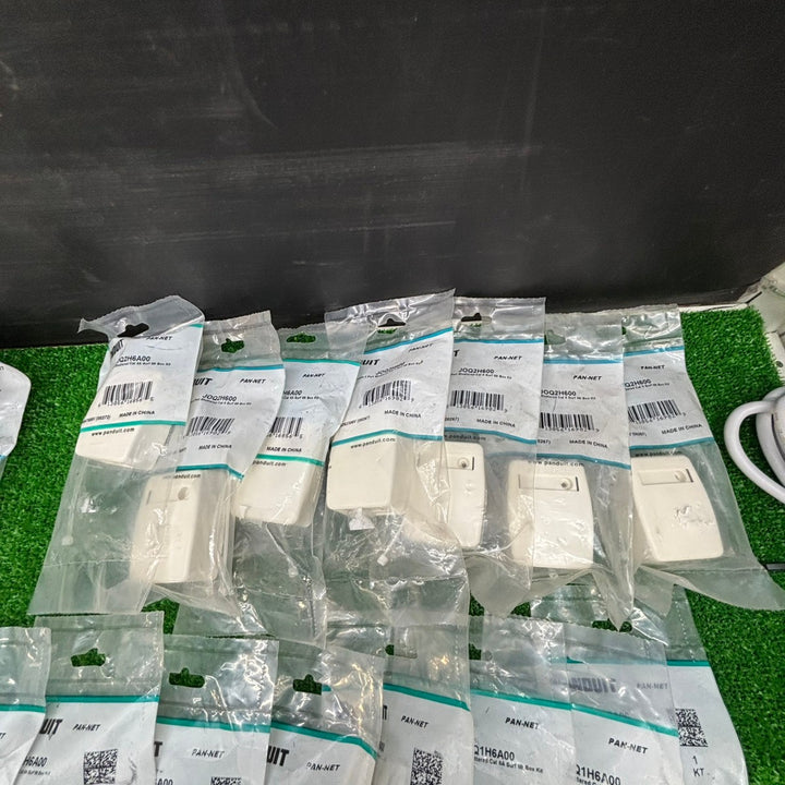 【未使用品】PANDUIT(パンドウイット) モジュラー ローゼット キット ボックス など 各種 JOQ1H6A00 JOQ2H500 など 合計38点 【電材館越谷店】