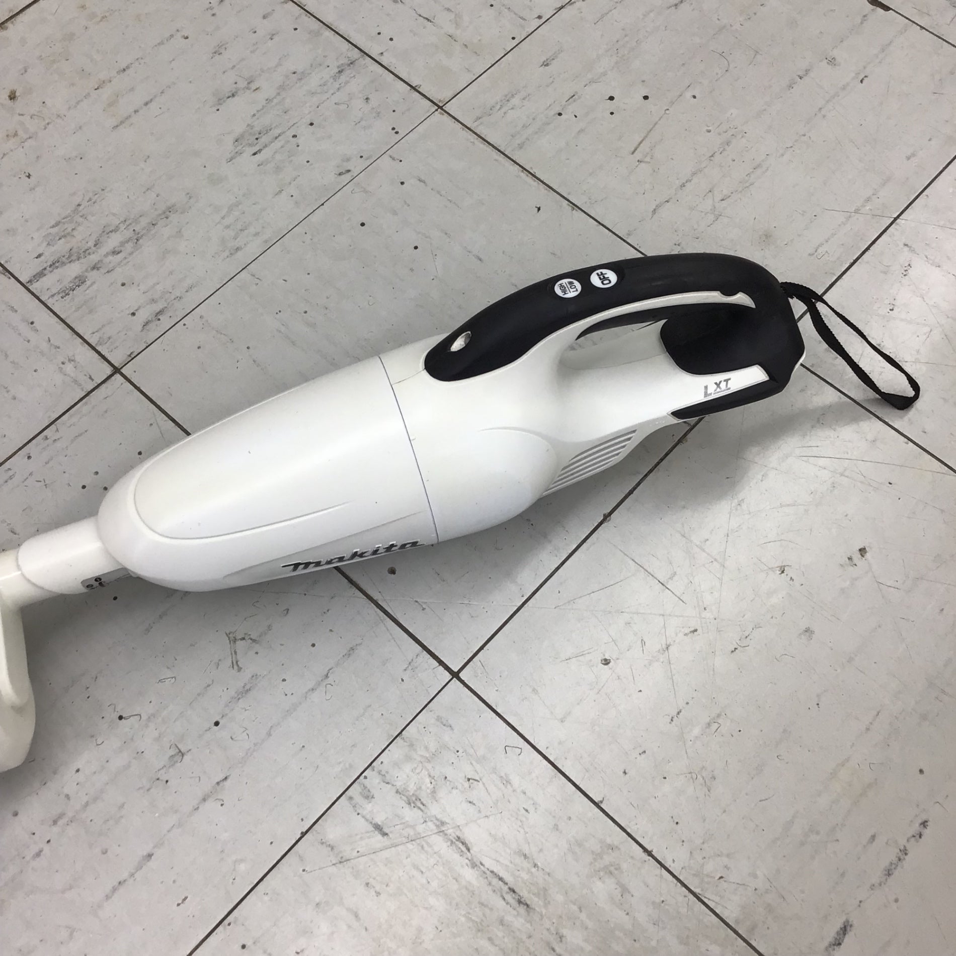 中古品】 マキタ/makita コードレスクリーナー・CL141FDZW 【鴻巣店