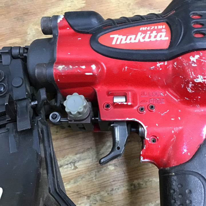 ★マキタ(makita) 高圧エア釘打ち機 AN711H【柏店】