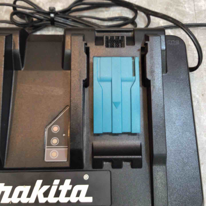 ★マキタ(makita) 2口急速充電器 DC18RD【八潮店】