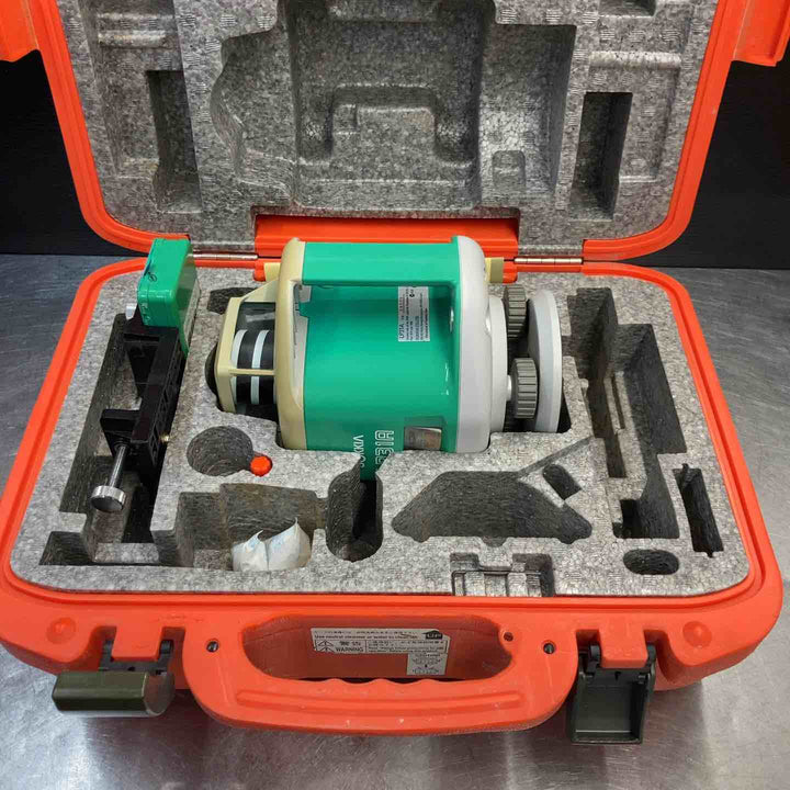 【中古品】 ソキア(SOKKIA) 回転レーザー(レベルプレーナー) LP31A 360度 墨出し器 水平器 光学 【東大和店】