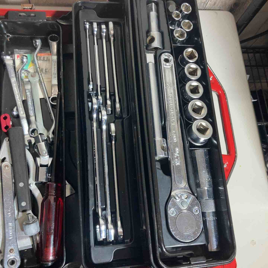 ◇KTC TOOL BOX 工具セット　工具欠け有、追加工具有、軽微の箱の歪み有【戸田店】