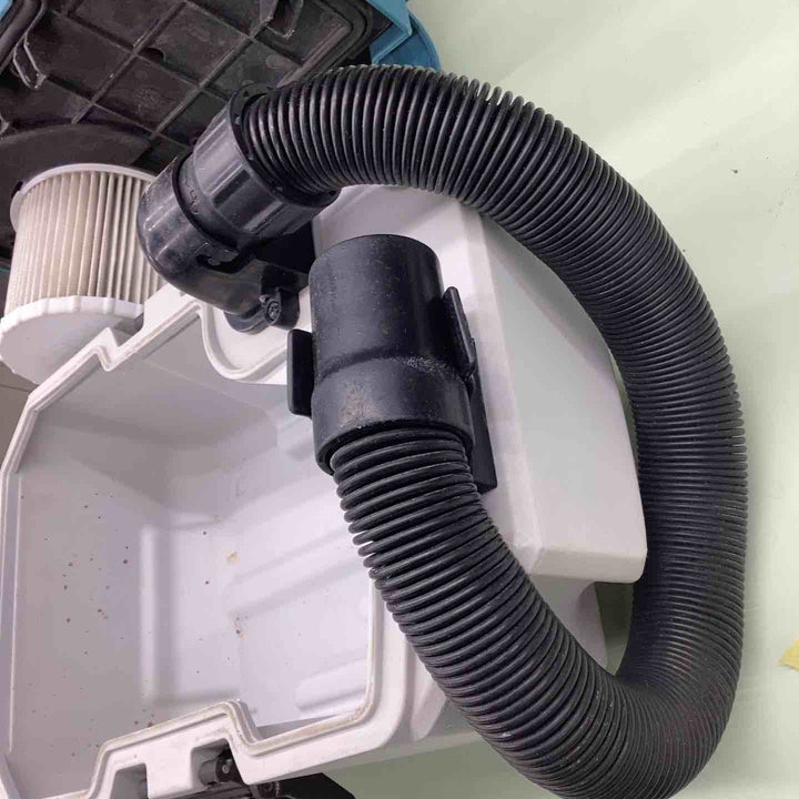 ★マキタ(makita) コードレス集じん機 乾湿両用 VC750DZ【越谷店】