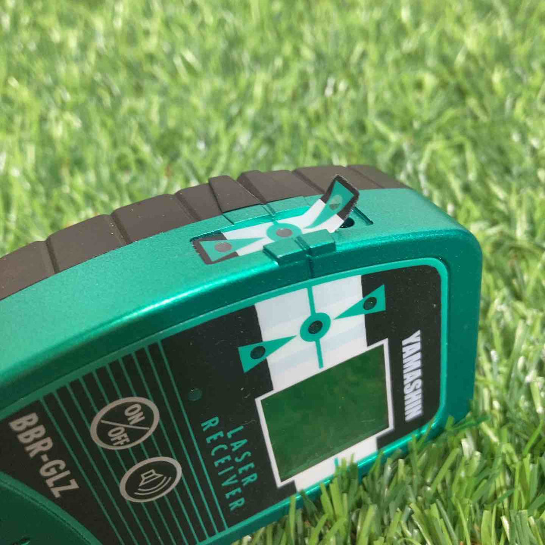 ◇山真製鋸(YAMASHIN)グリーンレーザー墨出し器 GLZ-4+たち線・水平ライン・大矩ライン・地墨ポイント【戸田店】